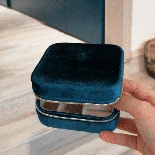 Velvet Jewellery box - travel case