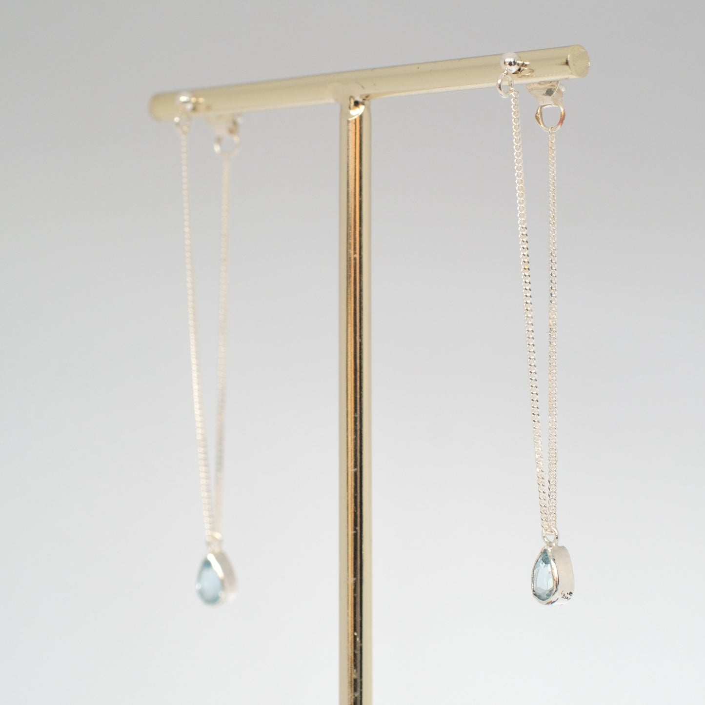 Alice Earrings: Aquamarine teardrop