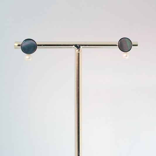 Talisman earring studs: Mother of pearl